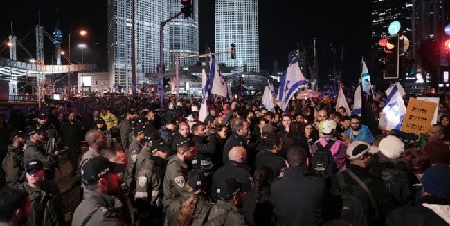 Mantan Direktur Shin Bet: Israel akan Masuki Perang Saudara