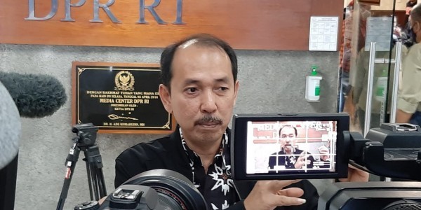Komisi II DPR: Putusan PN Jakpus Aneh dan Terkesan Dipaksakan