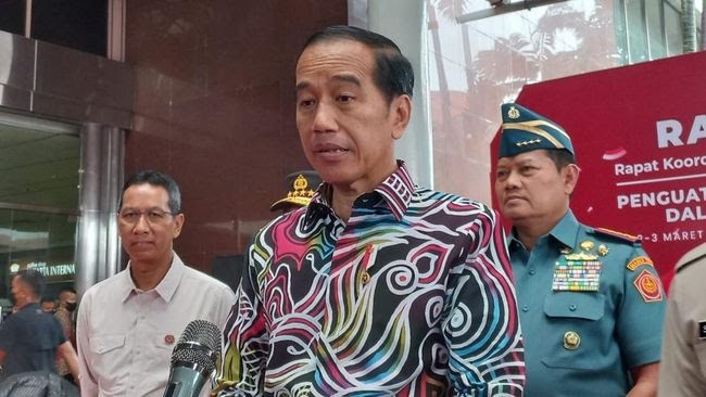 Jokowi Jangan Pura-pura Kaget dengan Ekspor Bauksit ke Cina