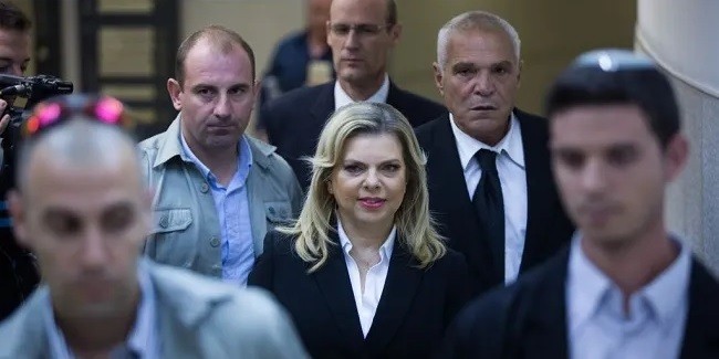 Istrinya Dikepung di Salon, Netanyahu Kecam Para Pendemo