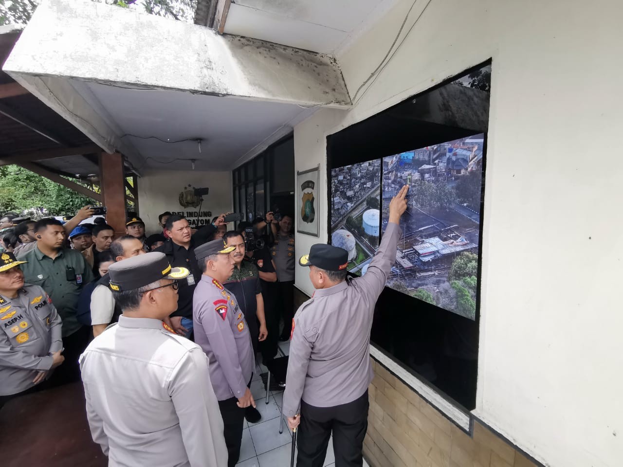 Tinjau Lokasi Kebakaran Depo Pertamina Plumpang, Kapolri Pastikan Pengamanan Korban