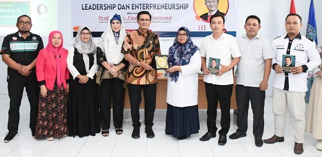 Kuliah Umum Di Universitas Pohuwato, Fadel Muhammad: Kualitas SDM Kunci Majunya Sebuah Negara 