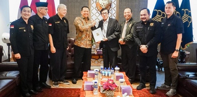 Bamsoet Serahkan Naskah Akademik PP Penggunaan Senjata Api Beladiri Sipil Non-Organik TNI/Polri pada Kemenkumham