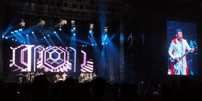 Rhoma Irama dan Godbless Tampil Memukau Saat Jadi Pembuka Konser Deep Purple di Solo