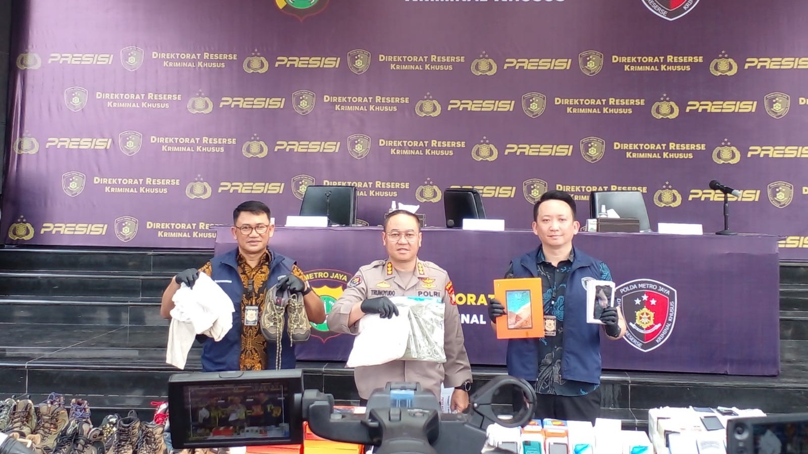 Kantongi Tujuh Laporan, Dua Tersangka Kasus Impor Pakaian Bekas dan Ponsel Ilegal Ditangkap