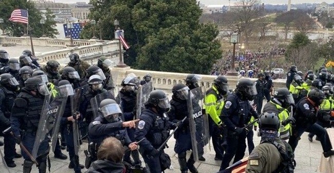 Trump Didakwa atas Kasus Penyogokan, Polisi AS Disiagakan di Gedung Kongres