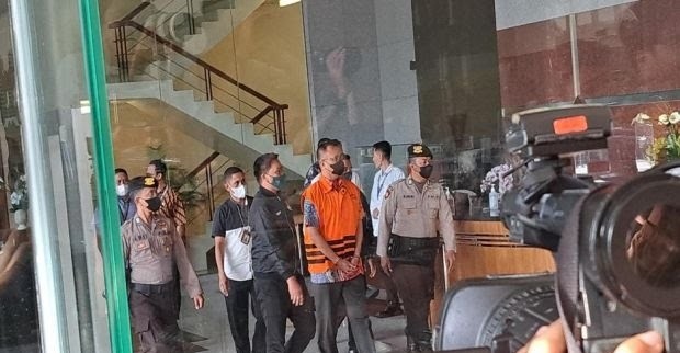 Jadi Tersangka, KPK Tahan Rafael Alun Trisambodo