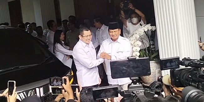 Hary Tanoesoedibjo dan Rombongan Perindo Tiba di Kediaman Prabowo Subianto 
