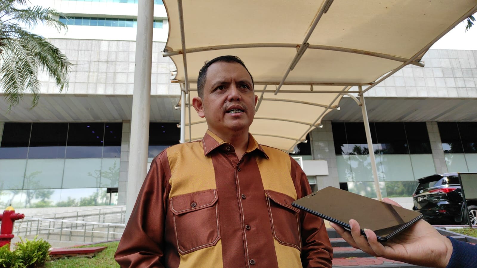 KPMH Minta DPR Panggil Hakim Pemutus Perkara Investasi Asing The Ducking