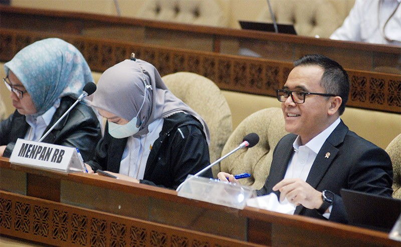 Menpan RB Raker dengan Komisi II DPR RI