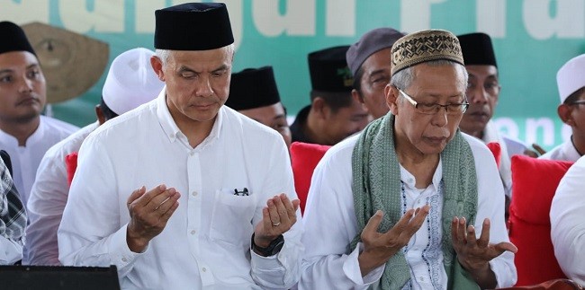 Sambutan Hangat Iringi Halal bi Halal Ganjar Bersama Ribuan Ulama hingga Santri se-Jatim