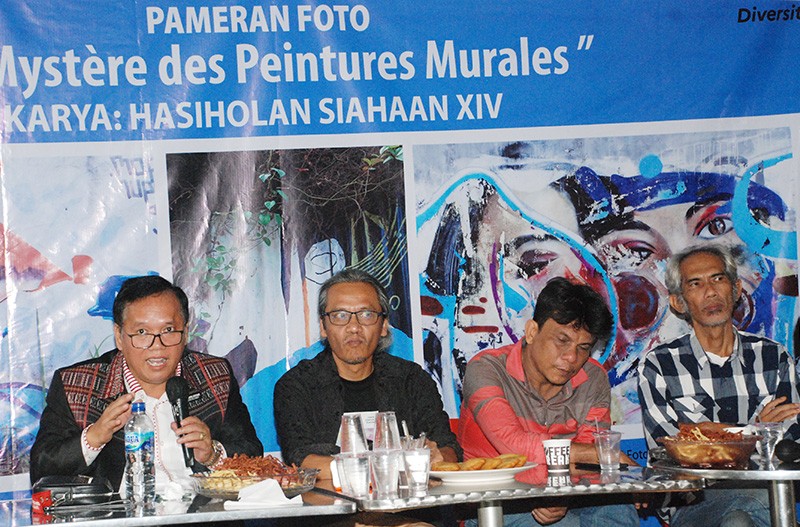 Diskusi  dan Pameran Foto Mural Hasiholan Siahaan