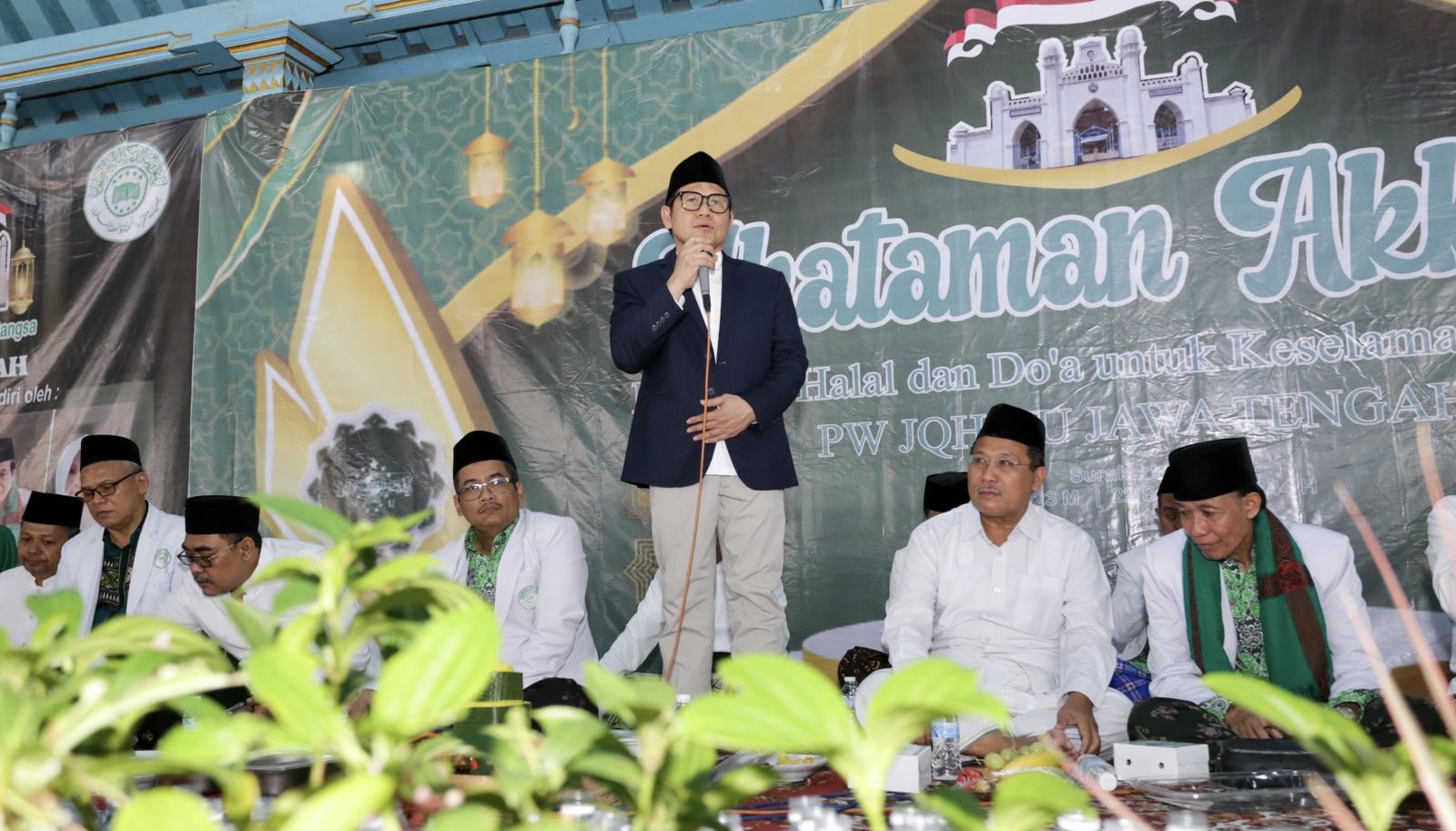 Sebelum ke KPU, Cak Imin Doa Bareng Ribuan Penghafal Quran di Solo