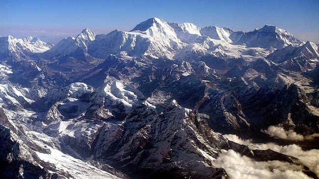 Satu Pendaki Malaysia Meninggal dan Lainnya Hilang di Everest