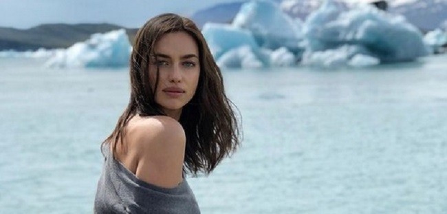 Kenakan Gaun Tembus Pandang buat Irina Shayk Terkenal di Cannes