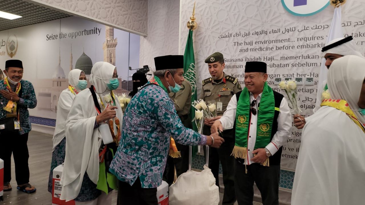 Jamaah Haji Kloter Pertama Tiba Di Madinah, Disambut Dubes RI