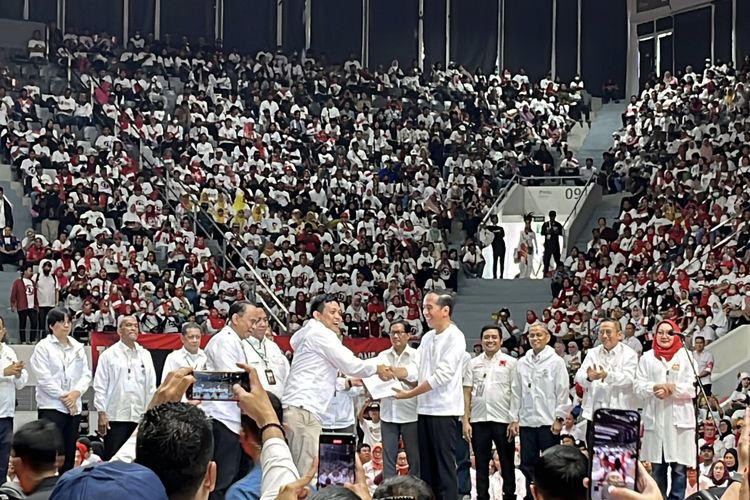 Jokowi Disebut Main Dua Kaki di Pilpres, Projo: Dia Kaki Seribu