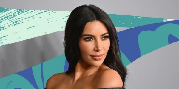 Kim Kardashian Unggah Foto dengan Kaos Bertuliskan Kendall Starting Five