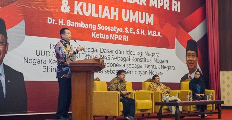 Kuliah Umum dan Sosialisasi Empat Pilar di UNS Solo, Ketua MPR RI Ajak Wujudkan Visi Indonesia Emas 2045