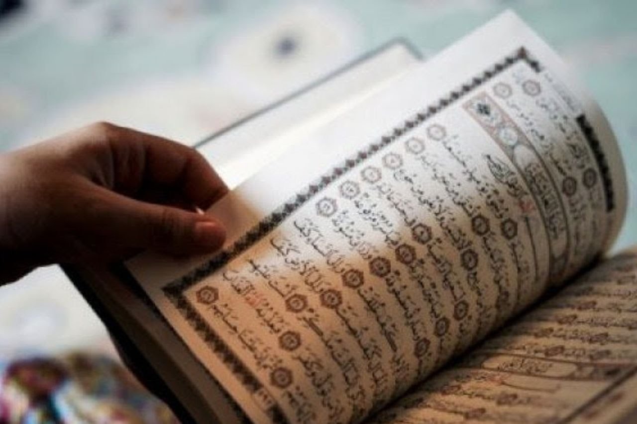 Ulama Dunia Kutuk Perobekan Alquran oleh Israel: Aksi Biadab!