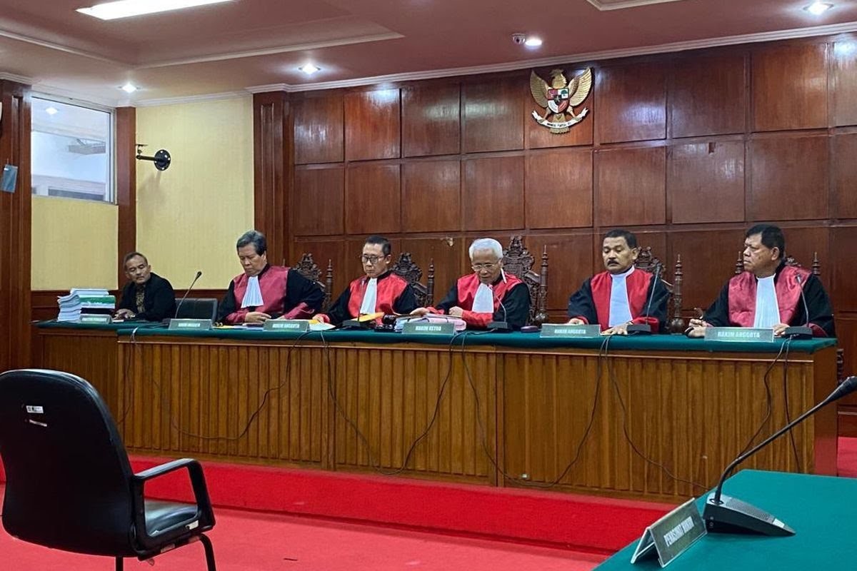 Banding Ditolak, Teddy Minahasa Tetap Dihukum Penjara Seumur Hidup