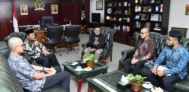 HNW Ajak Mahasiswa Indonesia Di Luar Negeri Lanjutkan Peran Pahlawan Bangsa Yg Dulu Juga Kuliah di LN