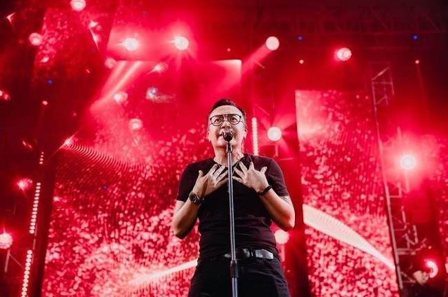 Selain Suguhkan Keromantisan, Konser Ari Lasso Penuh Humor Ringan