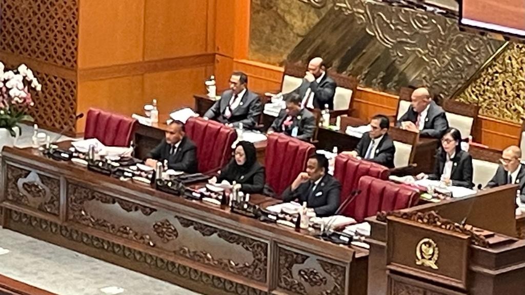 UU Kesehatan Disahkan, Ketua DPR: Hak-hak Nakes Tidak akan Hilang 