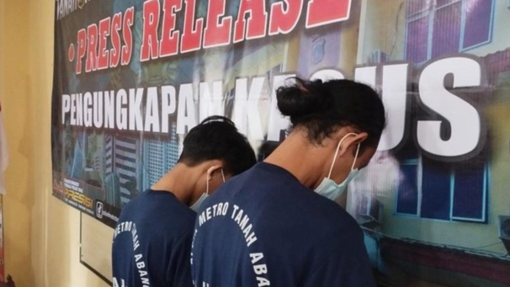Jadi Petani Ganja, Dua Pria di Kebon Jeruk Dicokok Polisi
