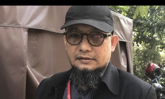 Novel: Kok Bisa-bisanya Pimpinan KPK Salahkan Penyelidik, Firli Malah Main Badminton?