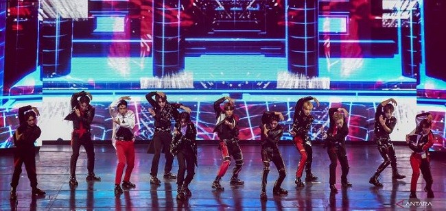 THE BOYZ Rampungkan Konser Dalam Tiga Jam  