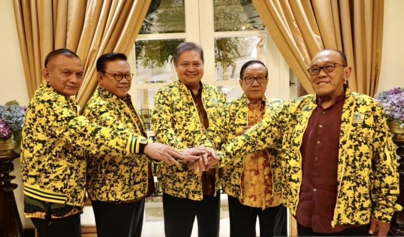 Tolak Munaslub, Tiga Sesepuh Golkar Sepakat Dukung Airlangga
