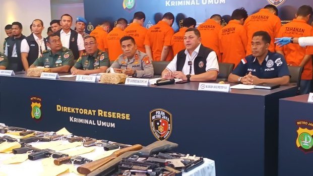 Polri dan Puspom TNI Sita 44 Pucuk Senpi Rakitan dengan Ribuan Butir Peluru