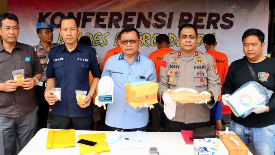 Tangkap Empat Tersangka, Polisi Sita Tiga Kilo Sabu dan Ganja