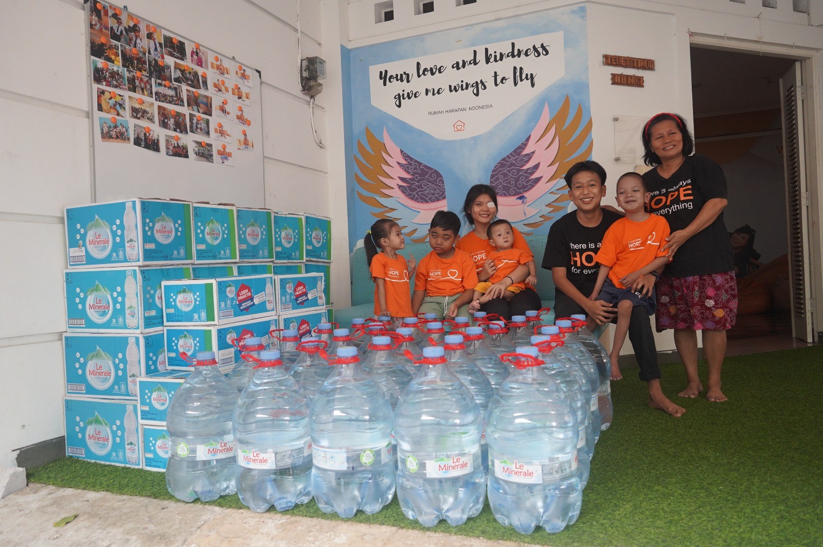 Le Minerale Jadi Penyedia Air Bagi Anak-anak dalam Pengobatan di RHI