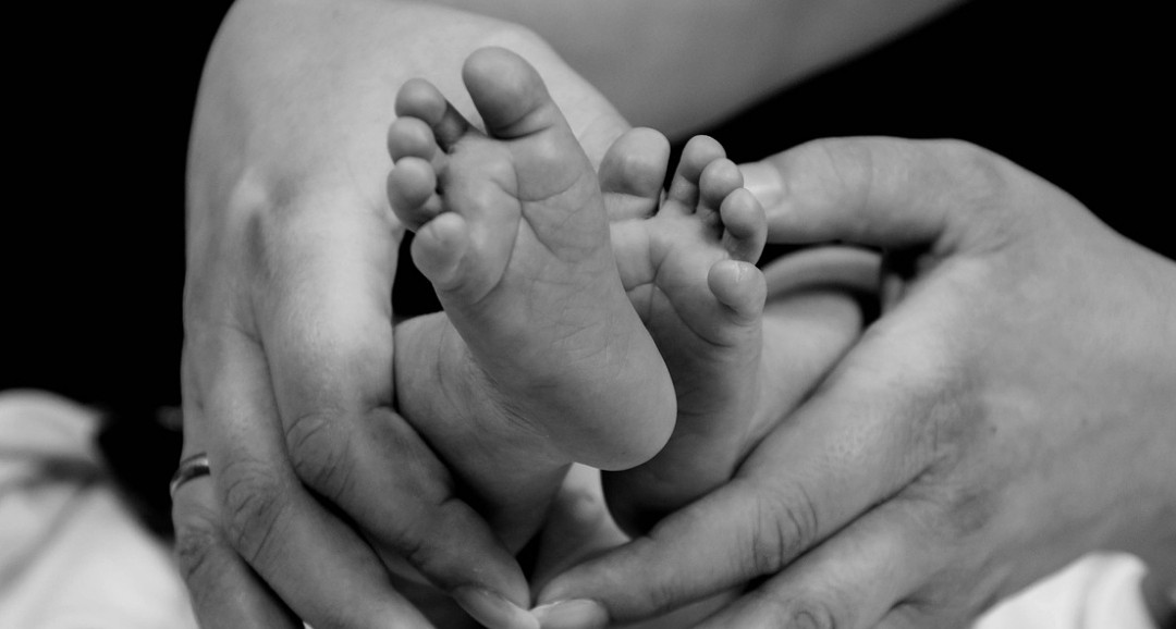 Viral Ibu Tenggelamkan Bayi di Ember Sambil Tertawa, Polisi Periksa Tiga Saksi