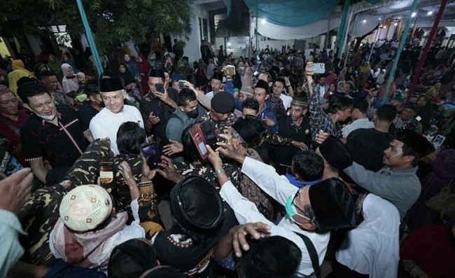 Hadiri Haul Syech Abdul Qadir Jailani, Ganjar Dicurhati UU Pesantren