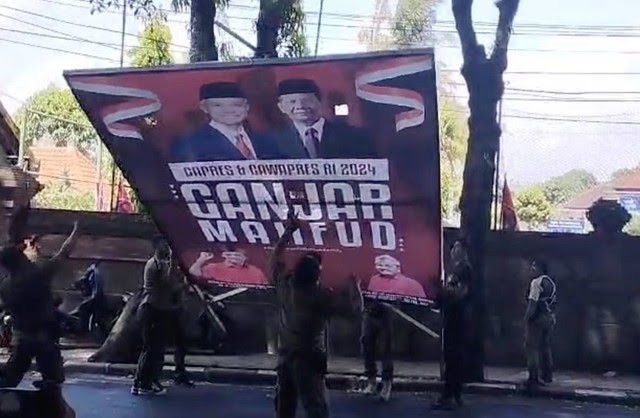 Baliho Ganjar-Mahfud Dicopot, PDIP: Konsekuensi Anak Presiden Ikut Pilpres