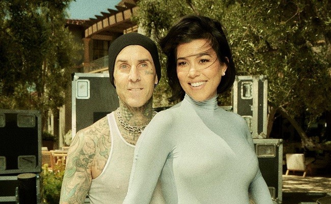 Kourtney Kardashian dan Travis Barker Sambut Kelahiran Anak Pertama 