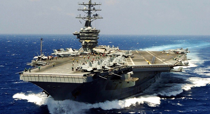 Setelah Diinterogasi Militer Iran, Kapal Induk Masuk Teluk Persia