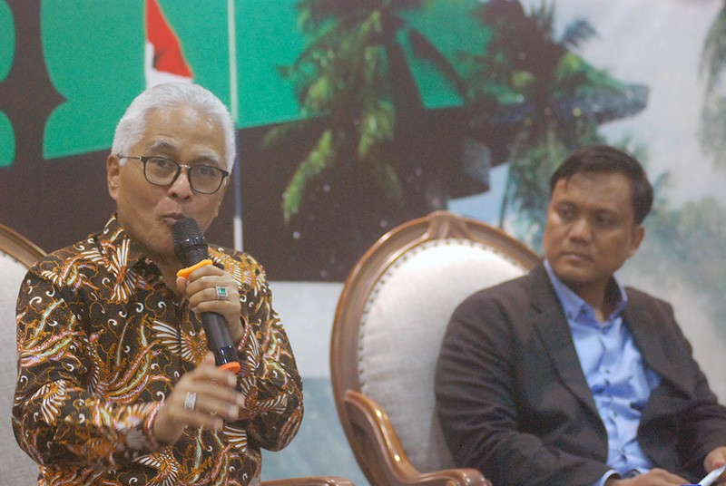 Dialektika Demokrasi Dengan Tema