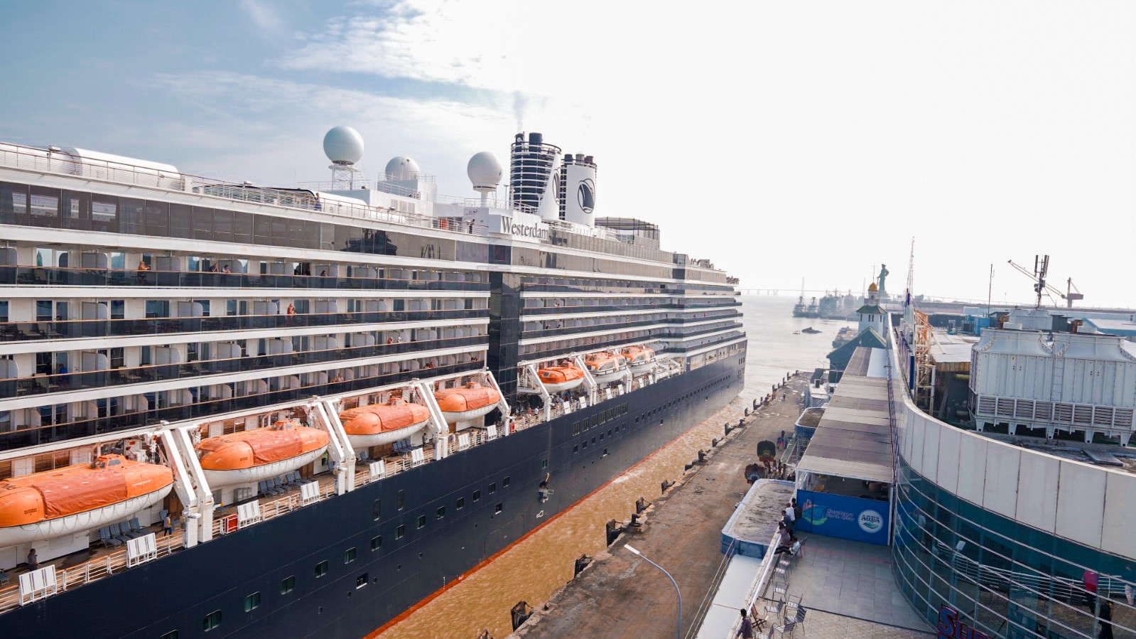 Tertarik Objek Wisata Jatim, Kapal Pesiar MS Westerdam Sandar Kedua Kalinya di Tanjung Perak