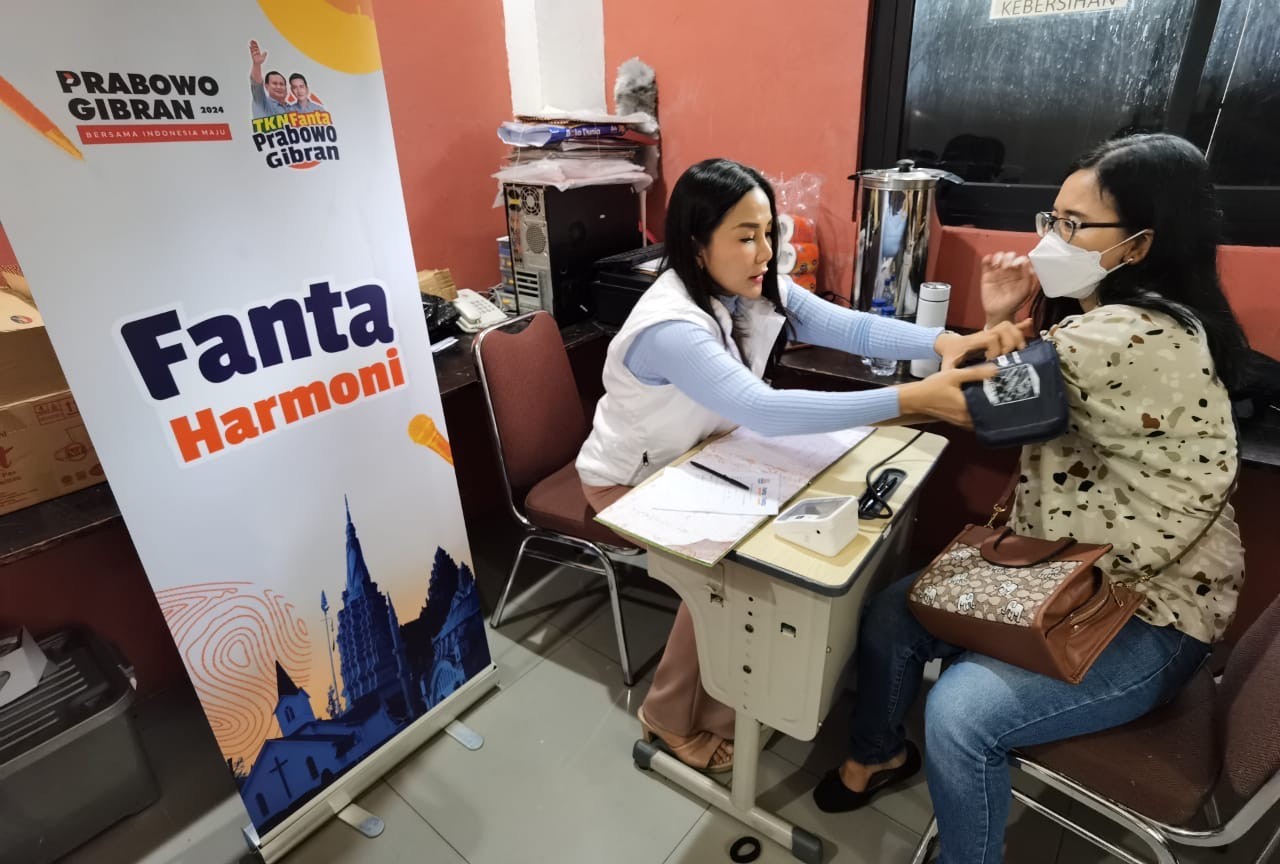 Bersih-betsih Rumah Ibadah Hingga Cek Kesehatan Gratis, TKN Fanta: Wujud Politik Pengabdian Prabowo-Gibran