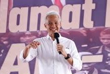 Bicara Soal KTP Sakti, Ganjar: Semua Bantuan Cukup dalam Satu Kartu Identitas