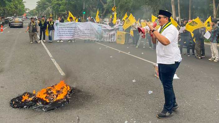 SEMMI Jatim Gelar Aksi Tuntut Bebaskan Pelapor Korupsi di BUMN PT. Inka