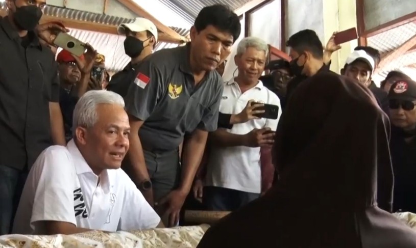 Ganjar Promosikan Produk Pengrajin Usaha Kecil