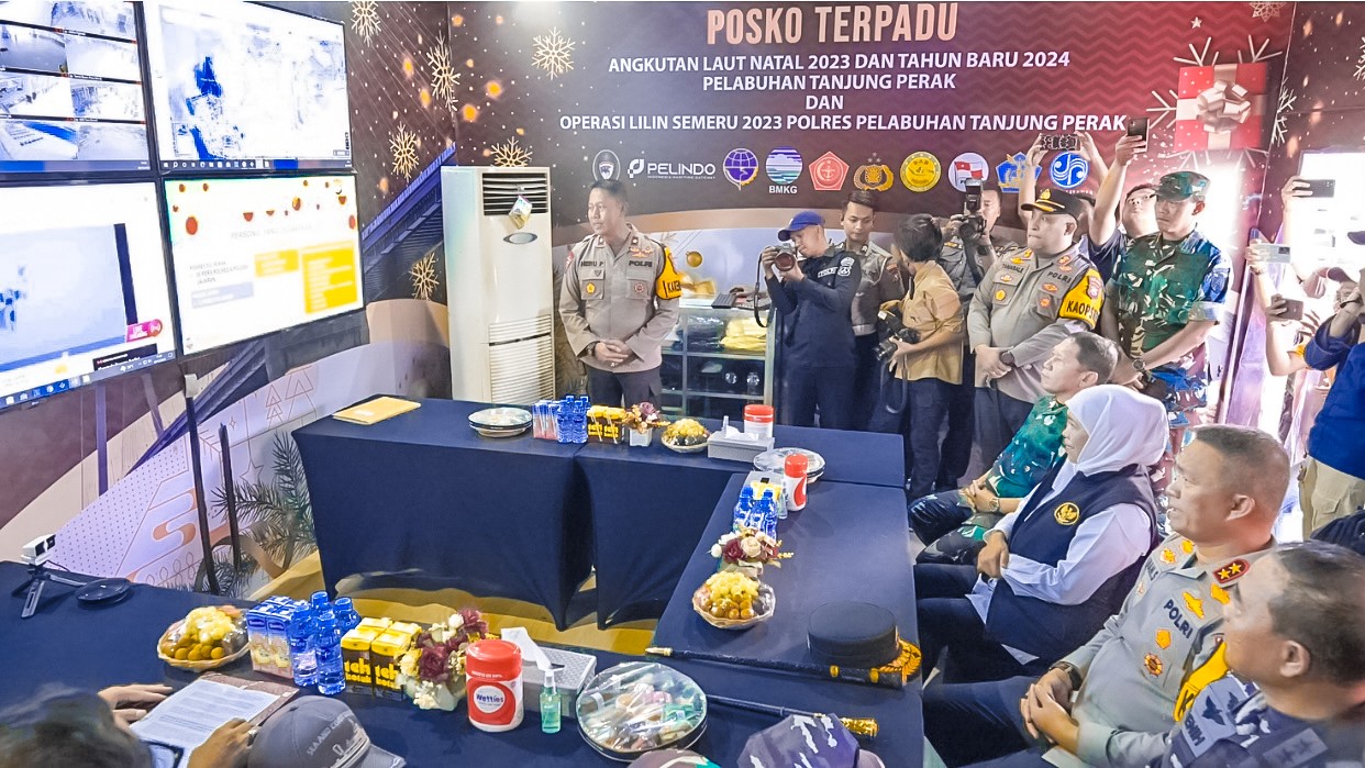 Operasi Lilin Semeru, Pelabuhan Tanjung Perak Dicek Gubernur, Pangdam, Kapolda dan Pangkoarmada II