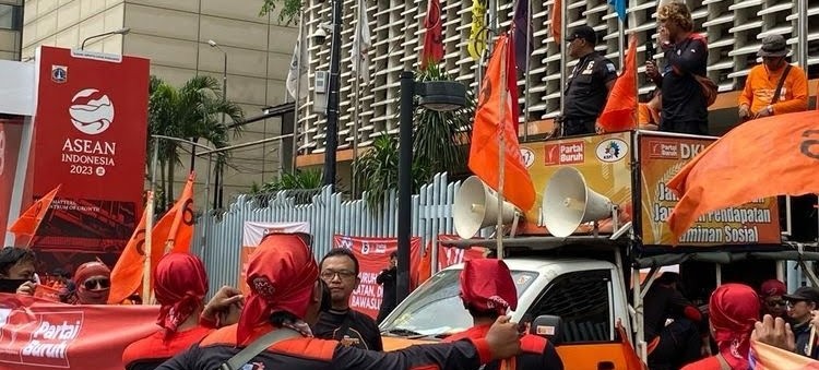 Geruduk Bawaslu, Partai Buruh Keluhkan Calegnya Didiskriminasi