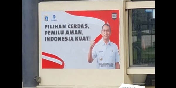Stiker Heru Budi di Halte TransJakarta, Manajemen: Ajakan Jaga Pemilu Aman