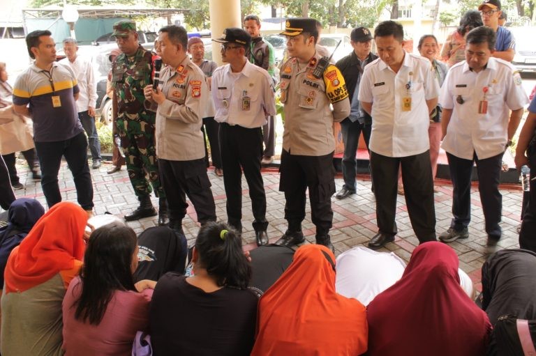 Diamankan Polisi, Pelaku Tawuran di Kemayoran Disuruh Basuh Kaki Ibunda